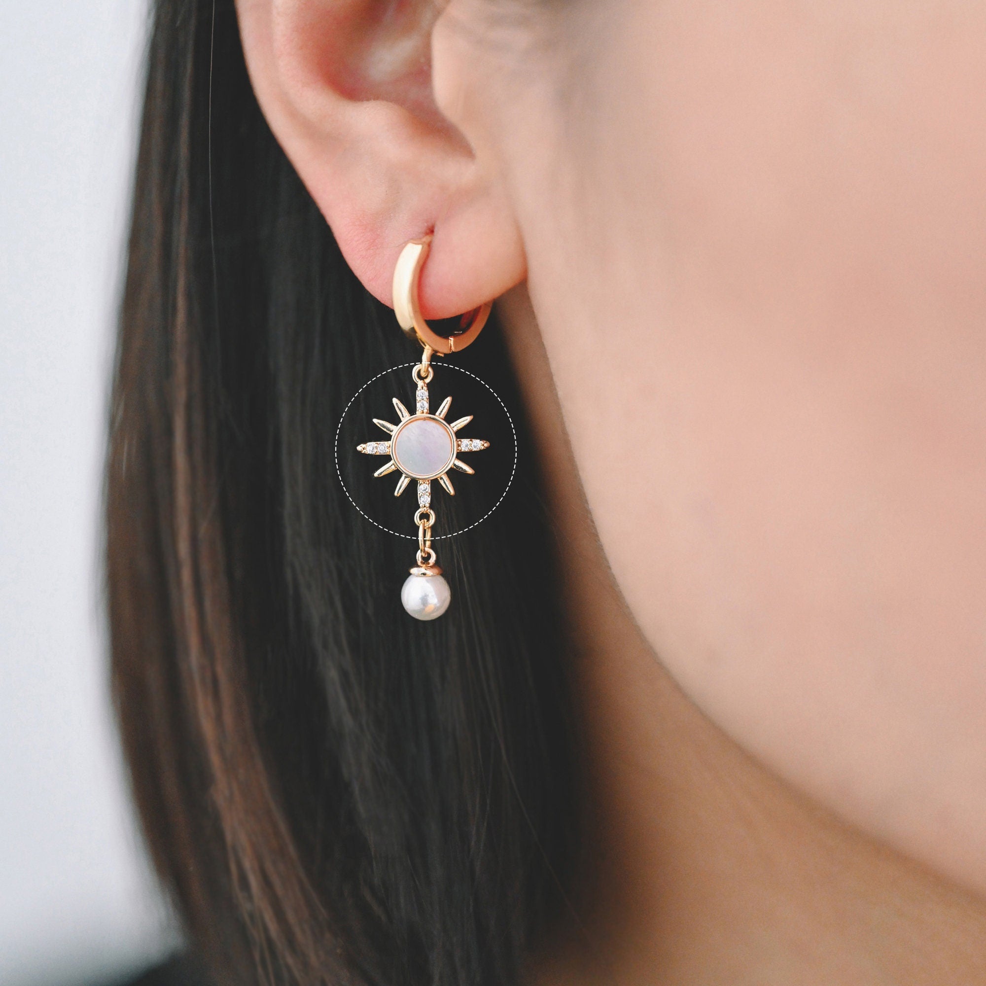 4pcs Shell Pave Gold/ Silver Sun Charms, 18K Gold/ Rhodium plated Brass, CZ Sun Pendants Connector (GB-2000-A)